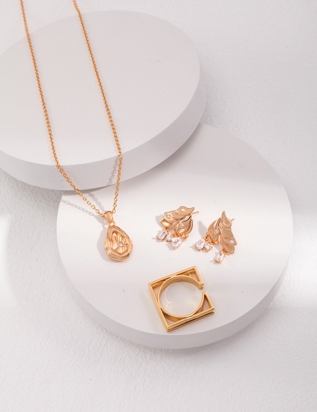 Elegant Pearl Tears Chain Pendant Necklace featuring natural pearls and sterling silver with gold vermeil plating.