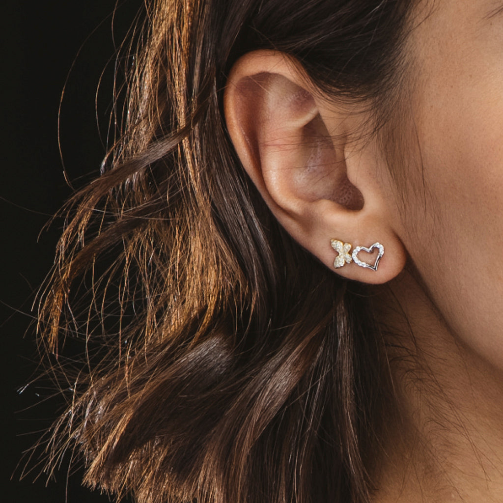 Pendientes en forma de corazón de plata con circonitas blancas brillantes, elegantes y sofisticados.