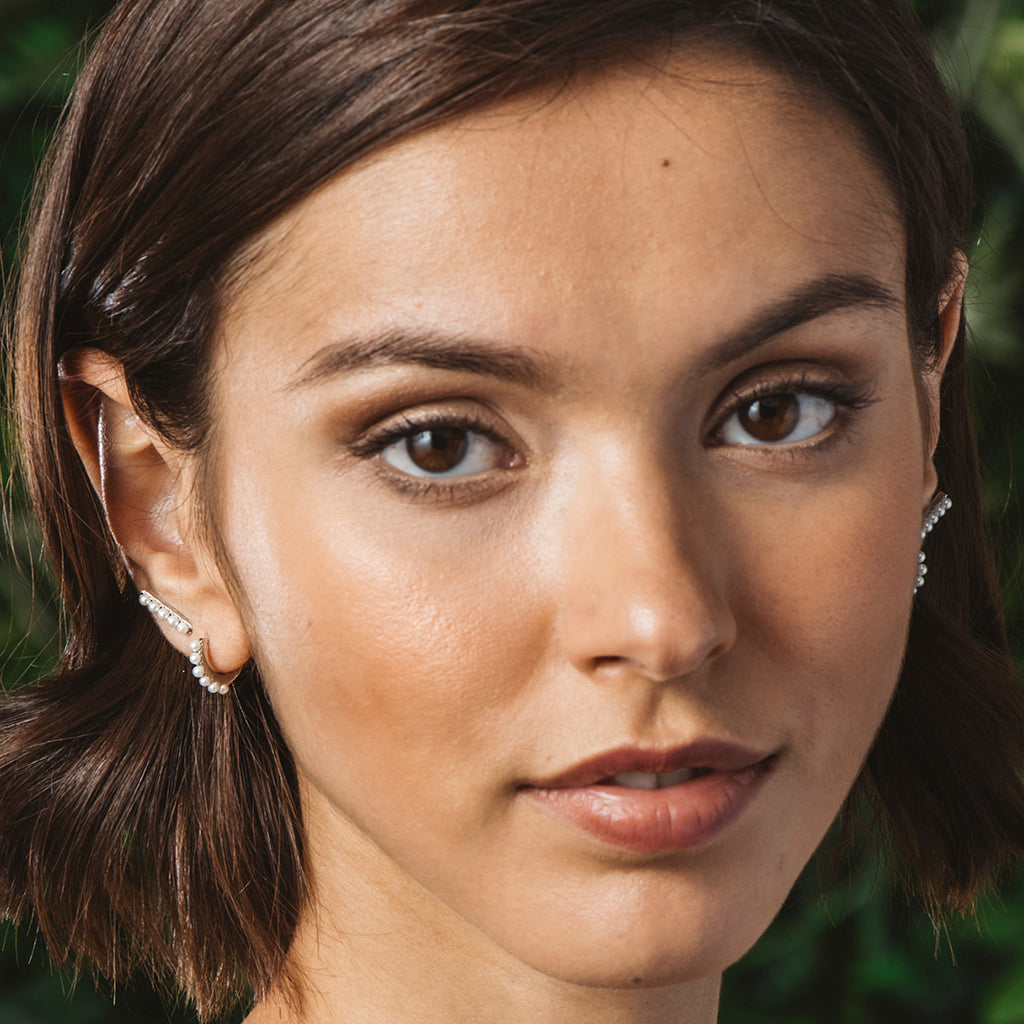 Pendientes criolla de plata con perlitas de 2 mm, elegantes y sofisticados, perfectos para cualquier ocasión.