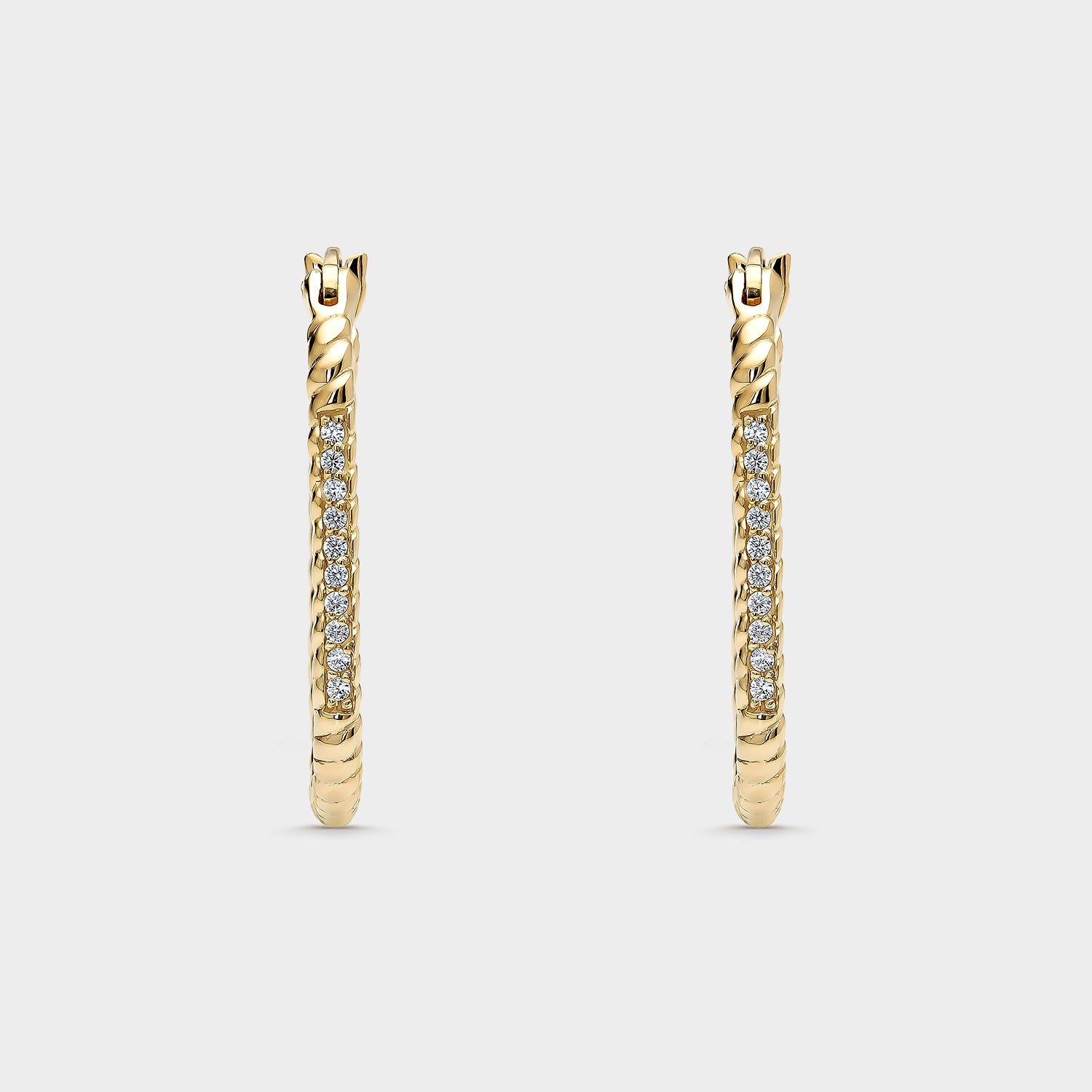 Pendientes de oro amarillo de 18K con circonitas blancas, diseño rectangular de 10mm x 19mm.