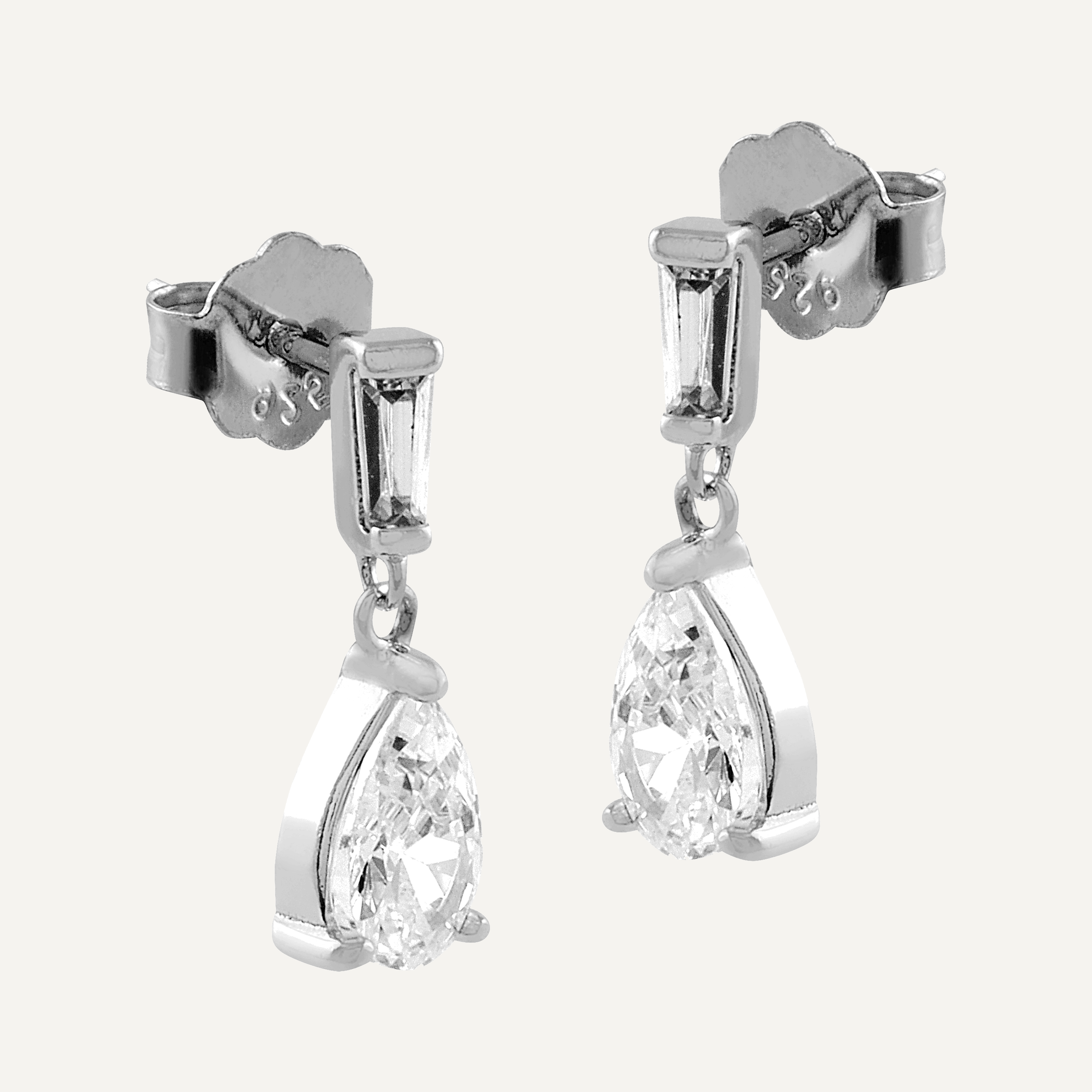 Pendientes de plata en forma de lágrima con circonita blanca brillante, elegantes y sofisticados.