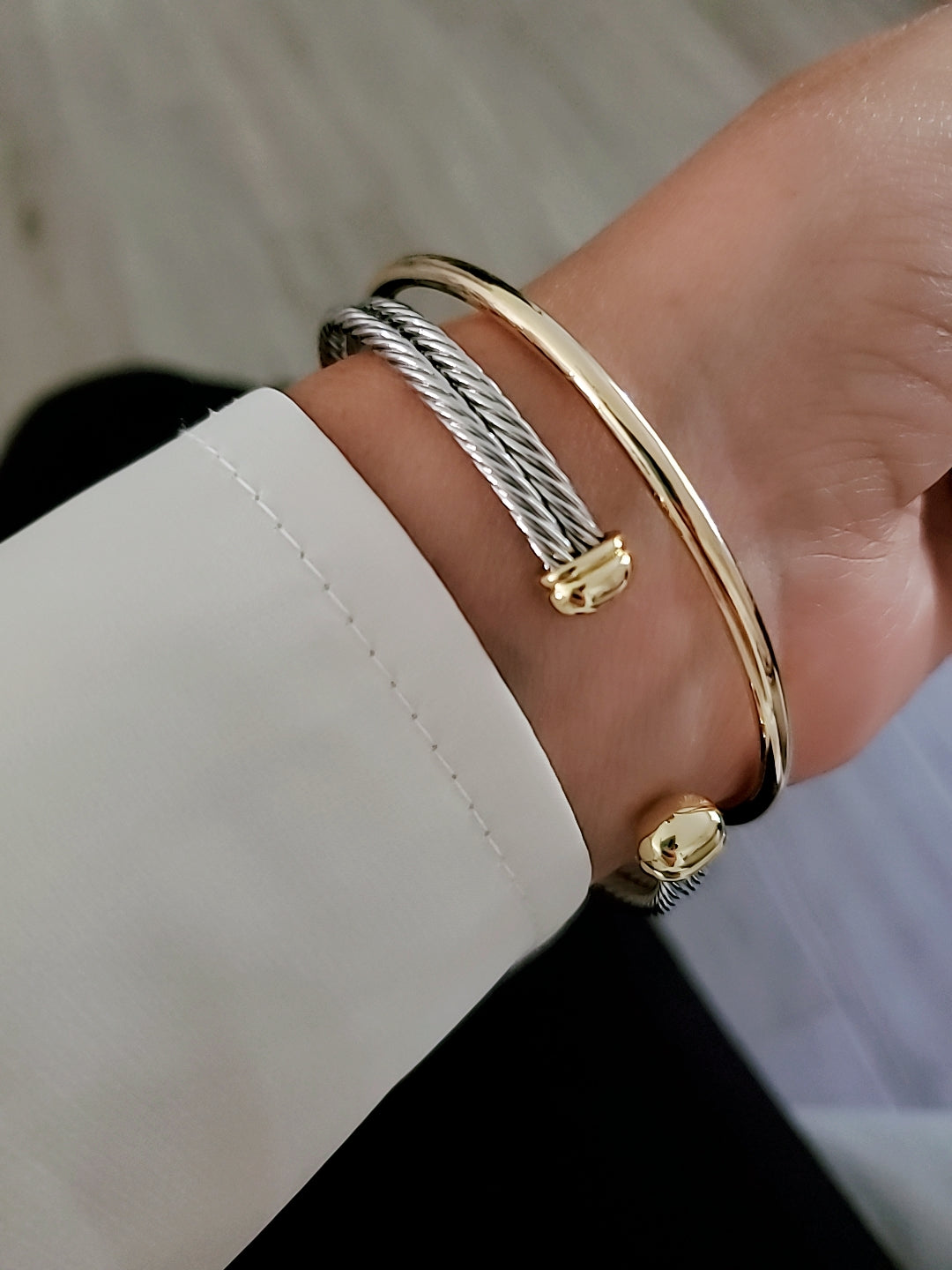 Reef Knot 18K Gold filled Silver cable bracelet featuring a double cable design and eye-catching knot pattern.