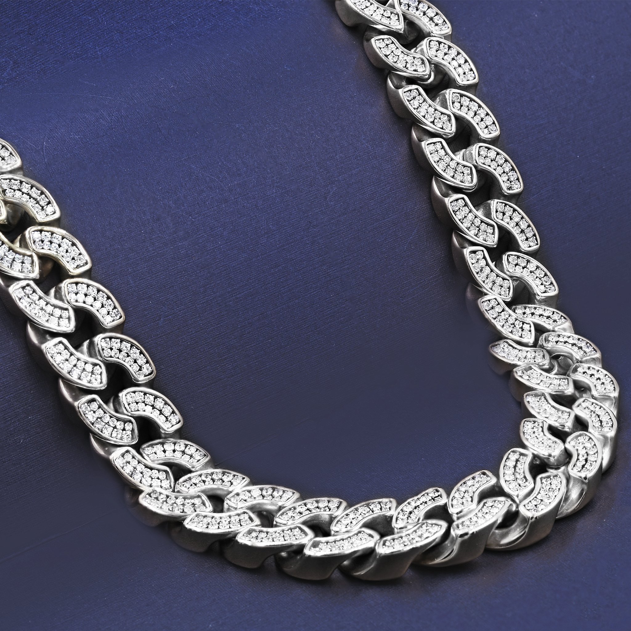 REFINED Stainless Steel Chain by Bling Master in Silver and Gold, showcasing its sleek design and quality craftsmanship.