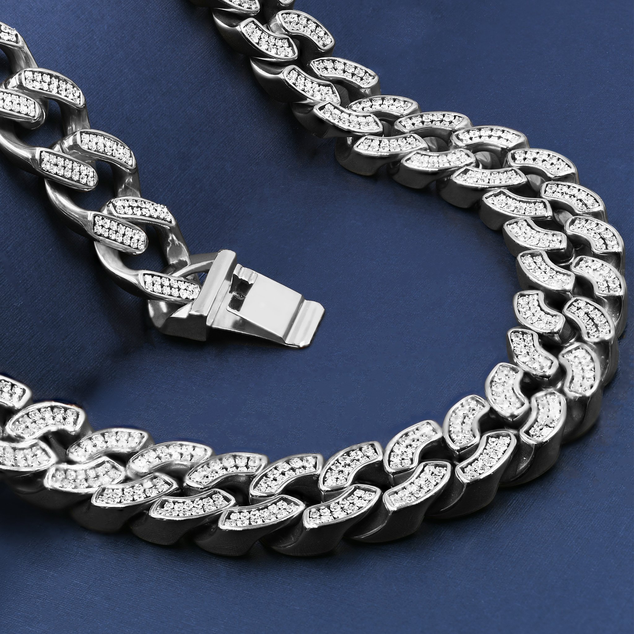 REFINED Stainless Steel Chain by Bling Master in Silver and Gold, showcasing its sleek design and quality craftsmanship.