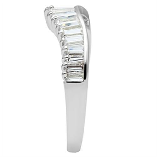 SS044 Silver 925 Sterling Silver Ring featuring a clear AAA Grade CZ stone, showcasing its elegant design and high-quality craftsmanship.