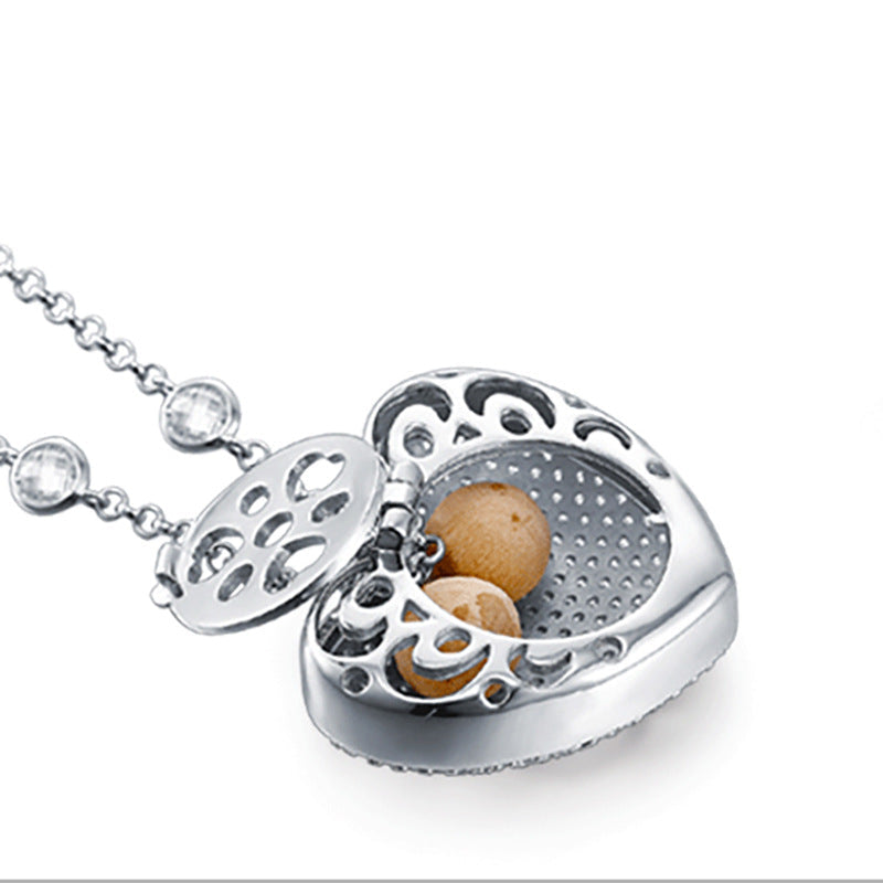 S925 Sterling Silver Aromatherapy Essential Oil Diffuser Necklace with adjustable chain and locket for essential oils.