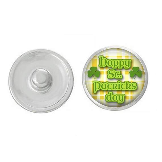 A vibrant green Clover snap designed for Ginger Snaps jewelry, showcasing intricate details perfect for Saint Patrick's Day.