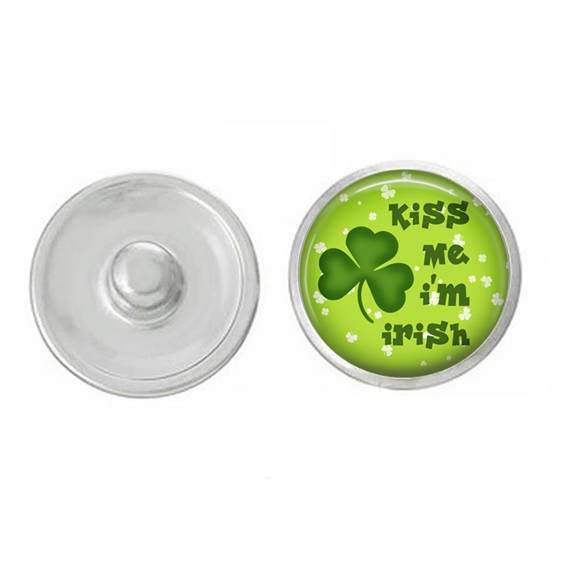 A vibrant green Clover snap designed for Ginger Snaps jewelry, showcasing intricate details perfect for Saint Patrick's Day.