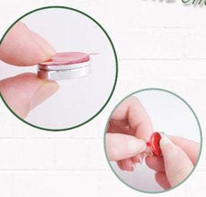 Colorful Snap Jewelry featuring interchangeable snaps and strong adhesive stickers for customization on various surfaces.