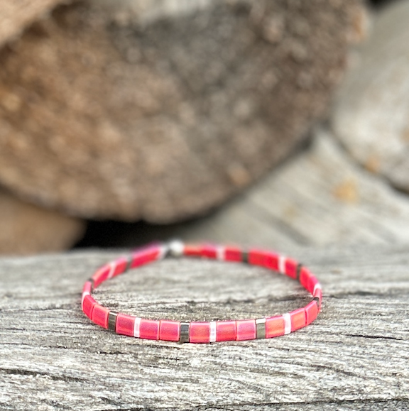 Magenta Dream Pink Tila Bead Bracelet featuring vibrant pink Miyuki Tila beads, showcasing a unique handmade design.