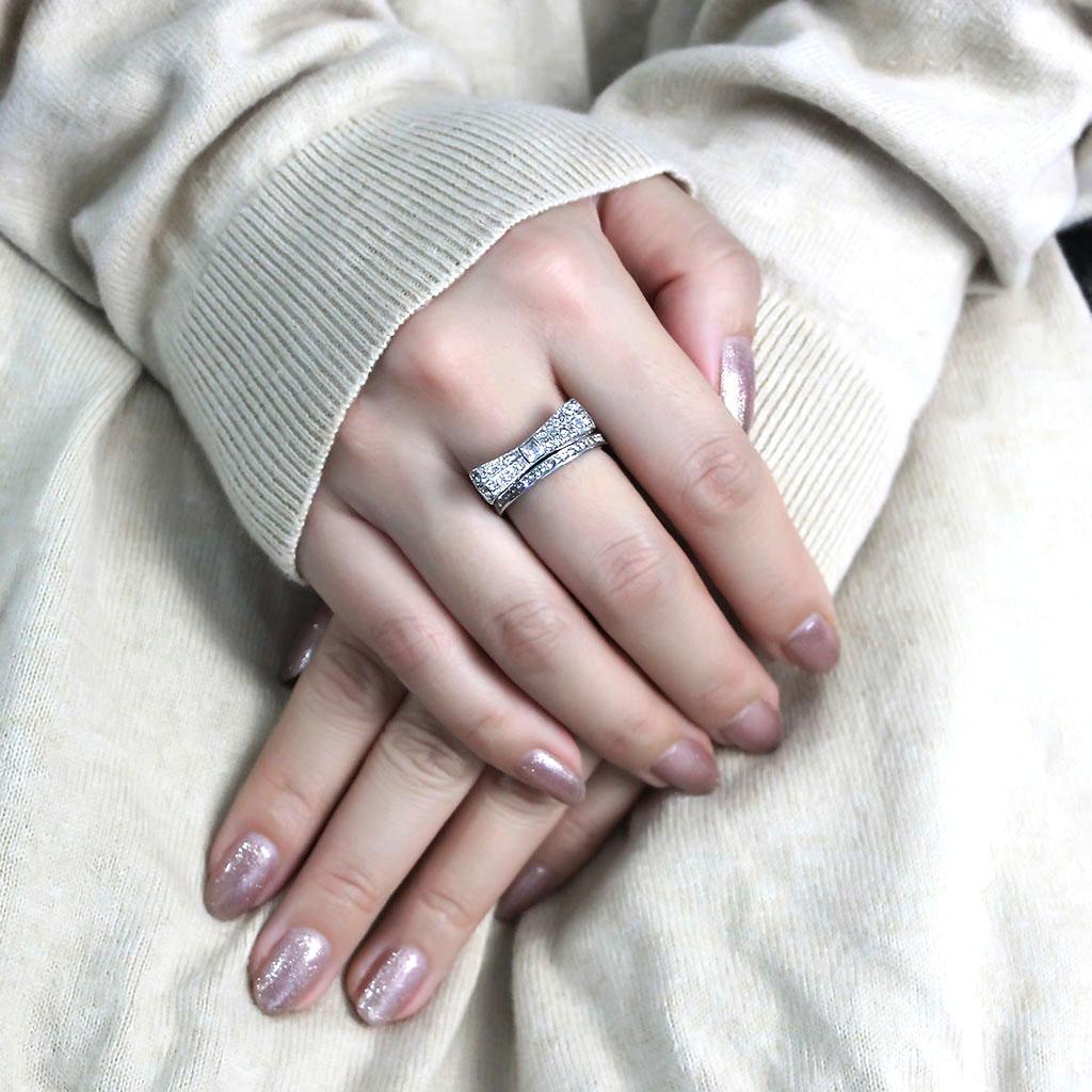 TK3506 High Polished Stainless Steel Ring featuring a clear top grade crystal, showcasing a sleek and modern design.