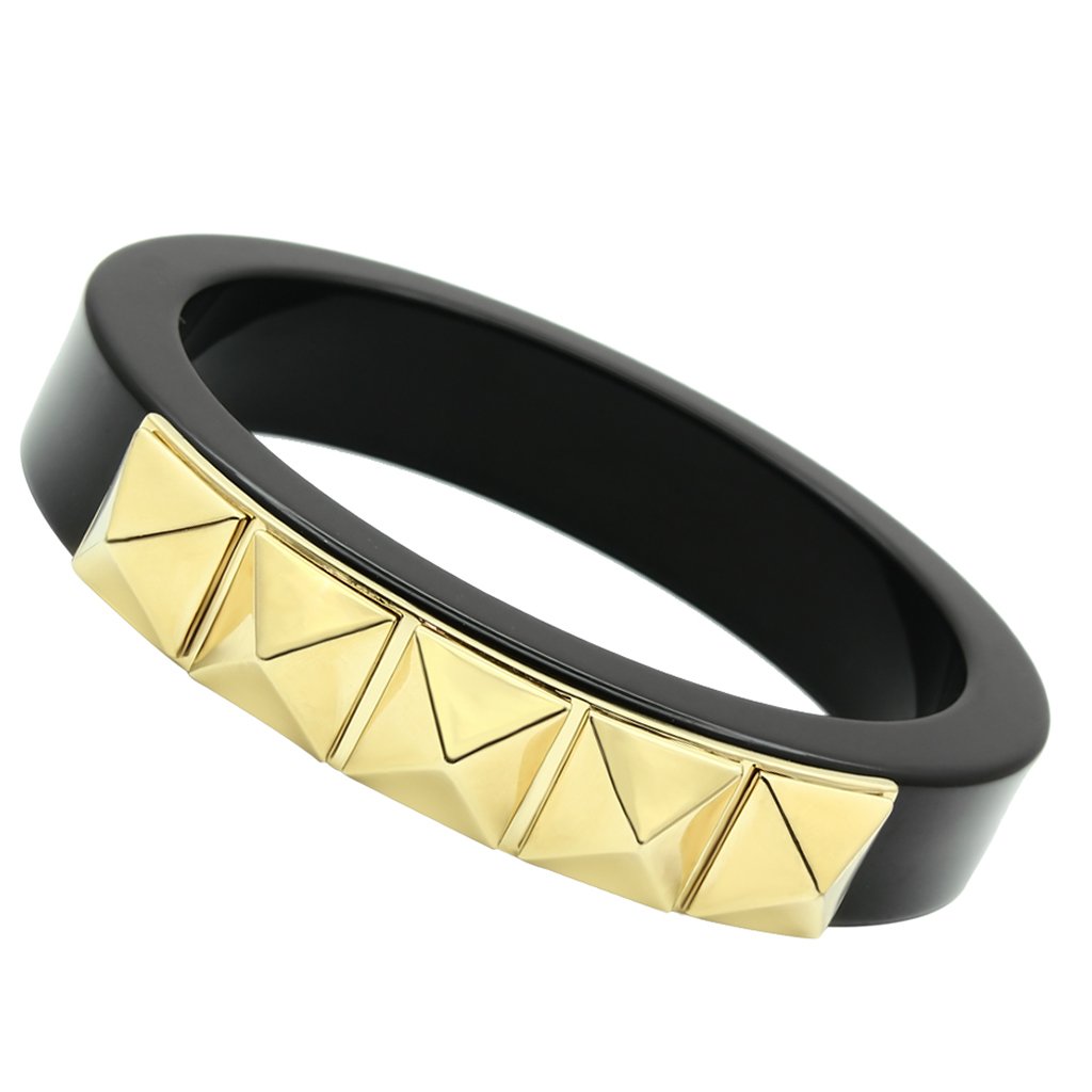 VL030 IP Gold Brass Bangle featuring a jet synthetic stone, showcasing its elegant design and luxurious finish.