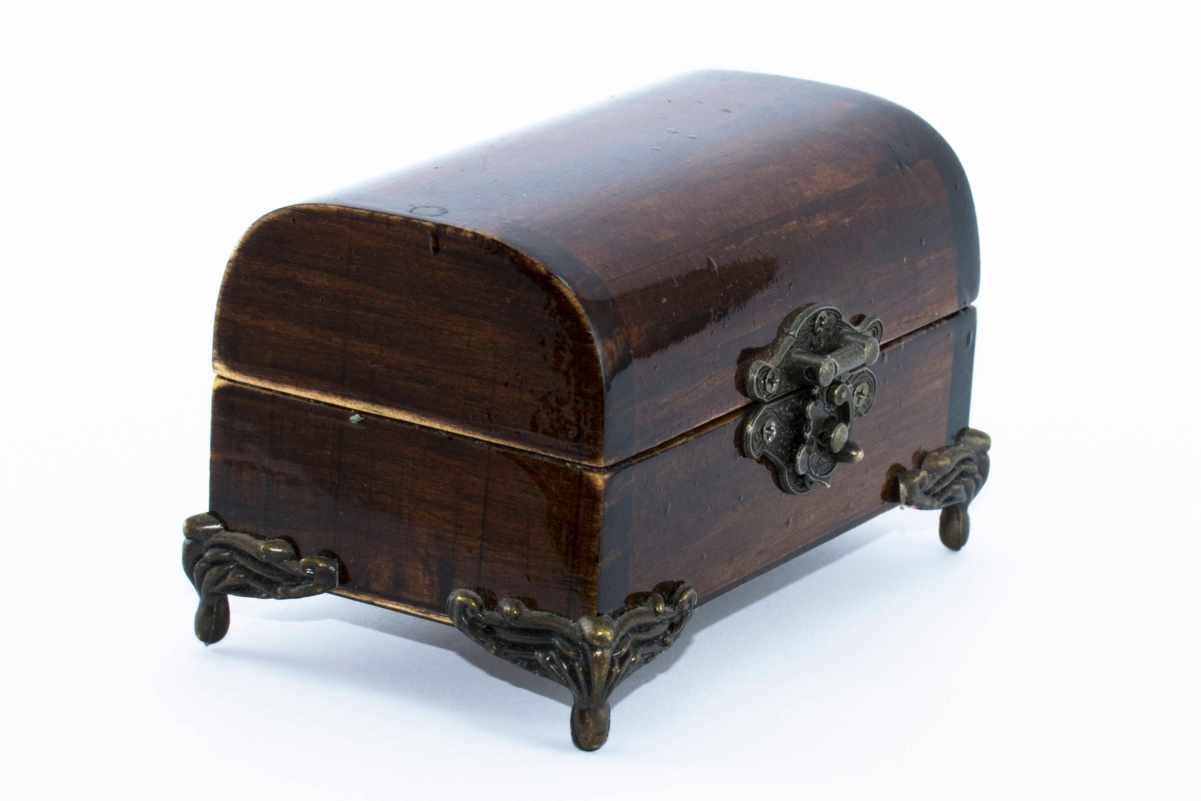 Personalized wooden recipe box with elegant design, perfect for storing recipes and jewelry.