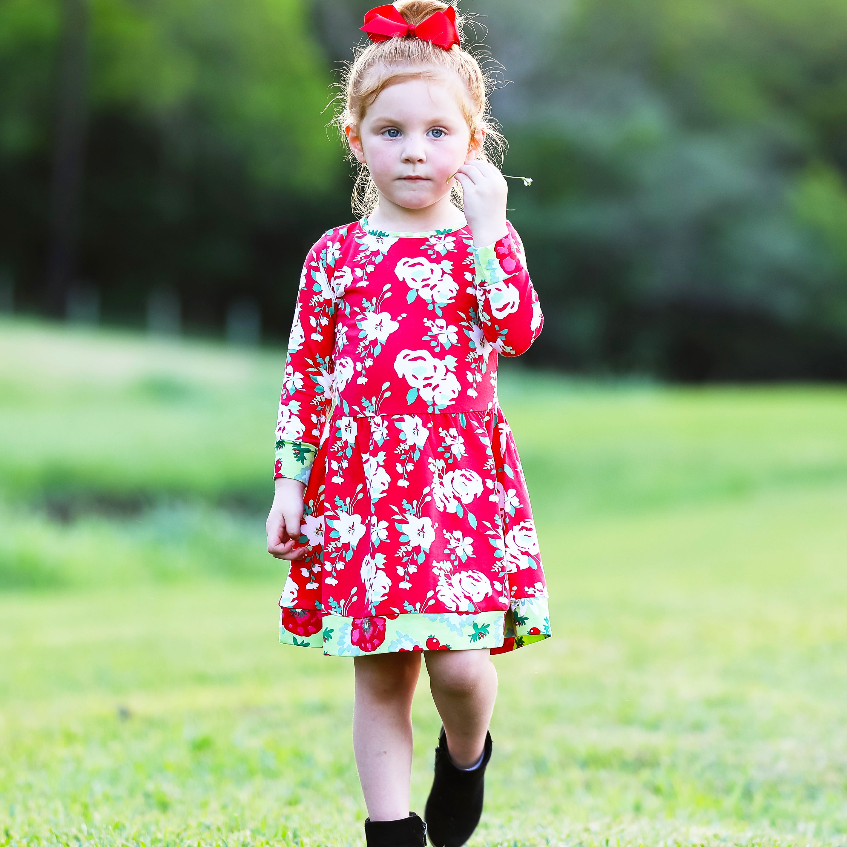 AnnLoren Girls Boutique Christmas Floral Long Sleeve Cotton Party Dress featuring red and green floral print with coordinating trim.