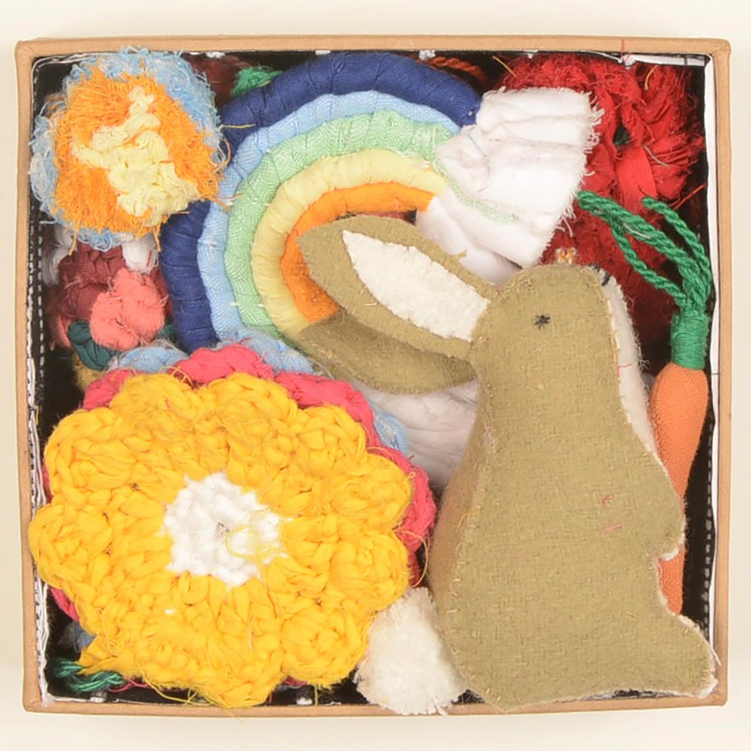 Easter Midi home decor set featuring crochet and felt ornaments, beautifully arranged in a gift box.