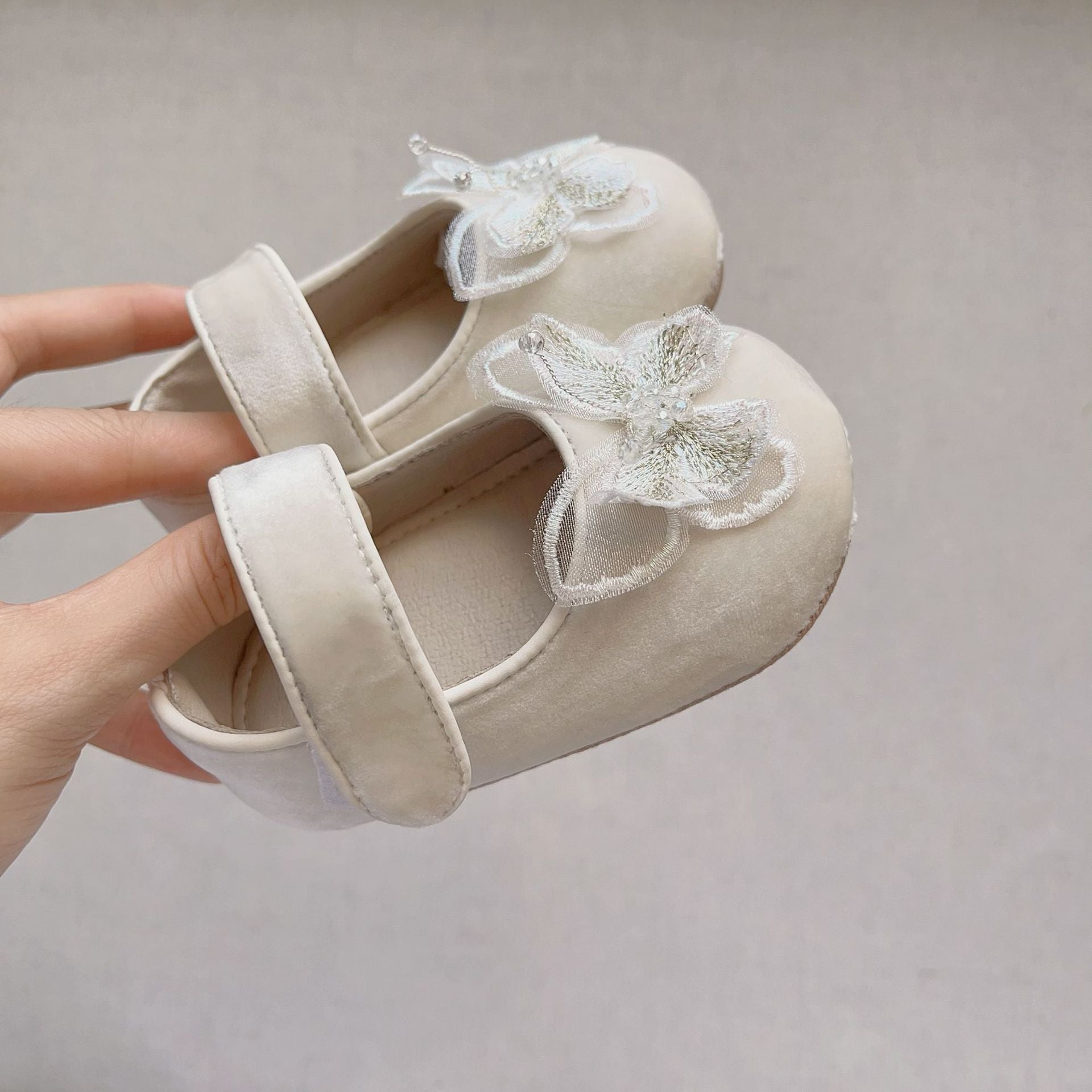 Autumn Baby Girl Tulle Butterfly Soft-Sole Shoes in Black, Pink, Beige, and Brown with anti-slip features.
