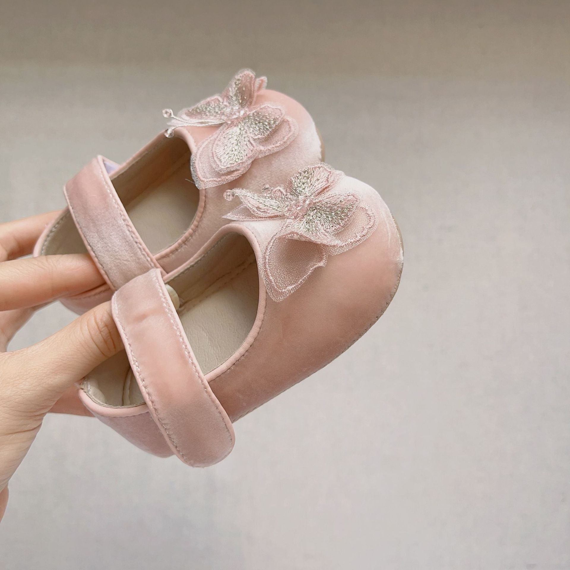 Autumn Baby Girl Tulle Butterfly Soft-Sole Shoes in Black, Pink, Beige, and Brown with anti-slip features.