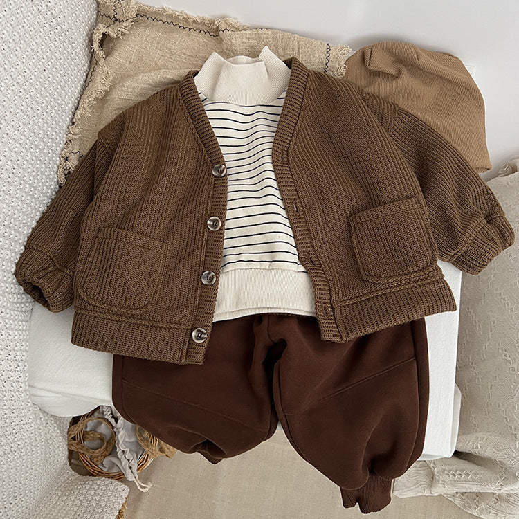 Baby boy and girl solid color thermal jacket with V-neck and single-breasted design in brown, perfect for autumn and winter wear.