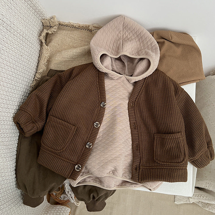 Baby boy and girl solid color thermal jacket with V-neck and single-breasted design in brown, perfect for autumn and winter wear.