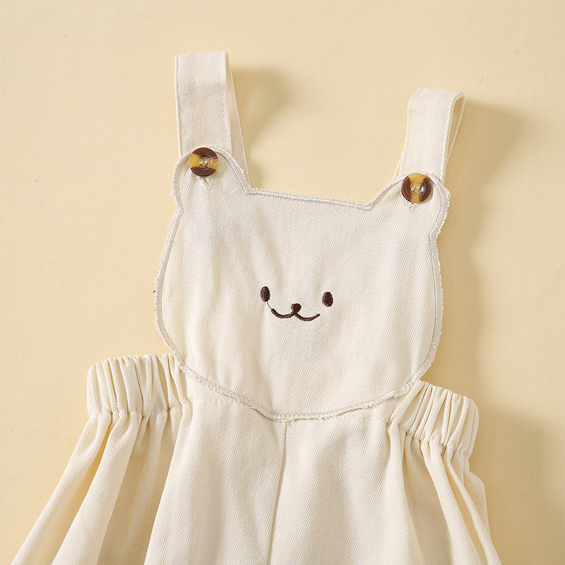 Adorable baby outfit featuring stereoscopic bear design, sleeveless straps, and shorts, perfect for summer wear.