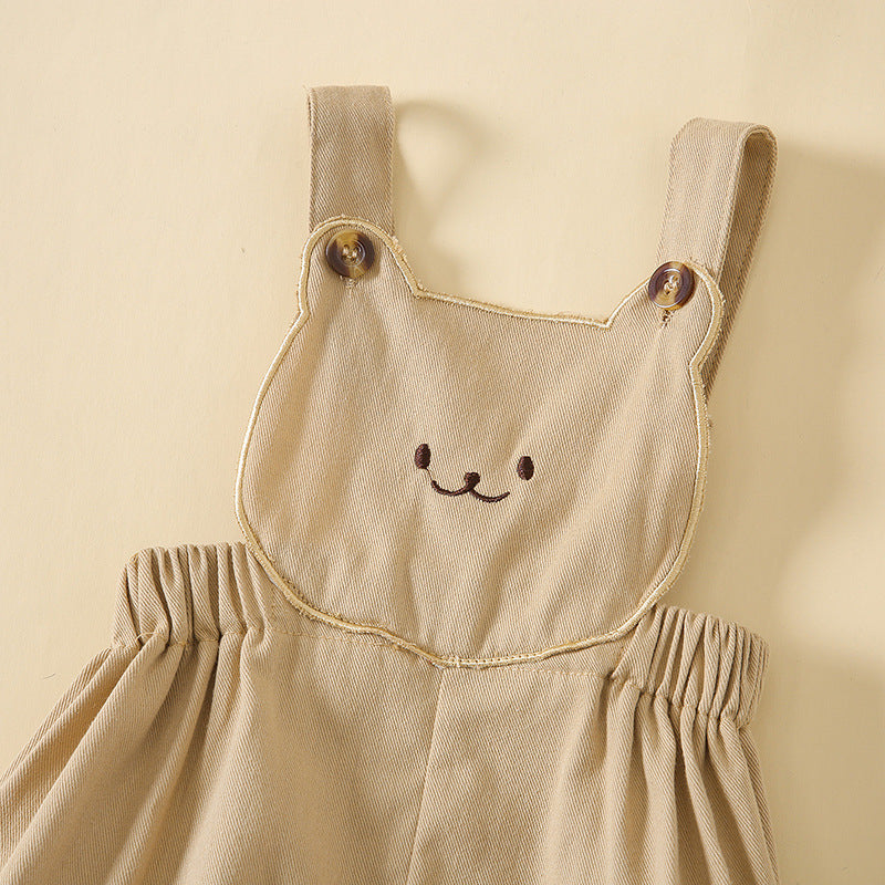 Adorable baby outfit featuring stereoscopic bear design, sleeveless straps, and shorts, perfect for summer wear.