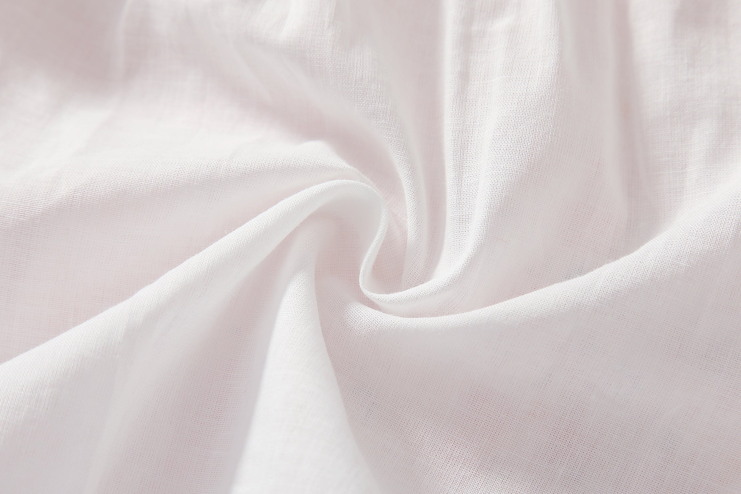 Baby girl dress featuring a floral print and shell shape collar, perfect for summer occasions.