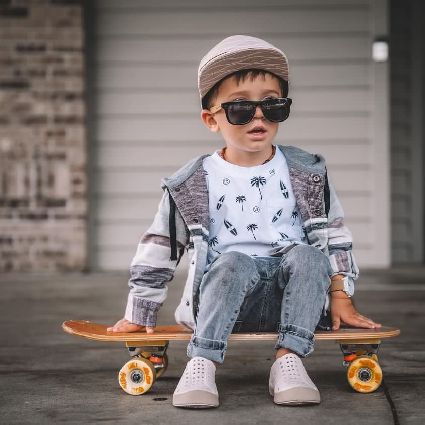 A modern curbside pickup service showcasing a vehicle parked outside a store, ready for order collection.