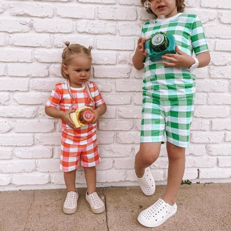 A modern curbside pickup service showcasing a vehicle parked outside a store, ready for order collection.