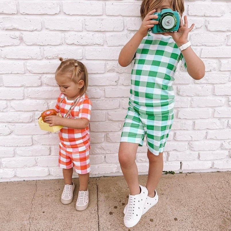 A modern curbside pickup service showcasing a vehicle parked outside a store, ready for order collection.
