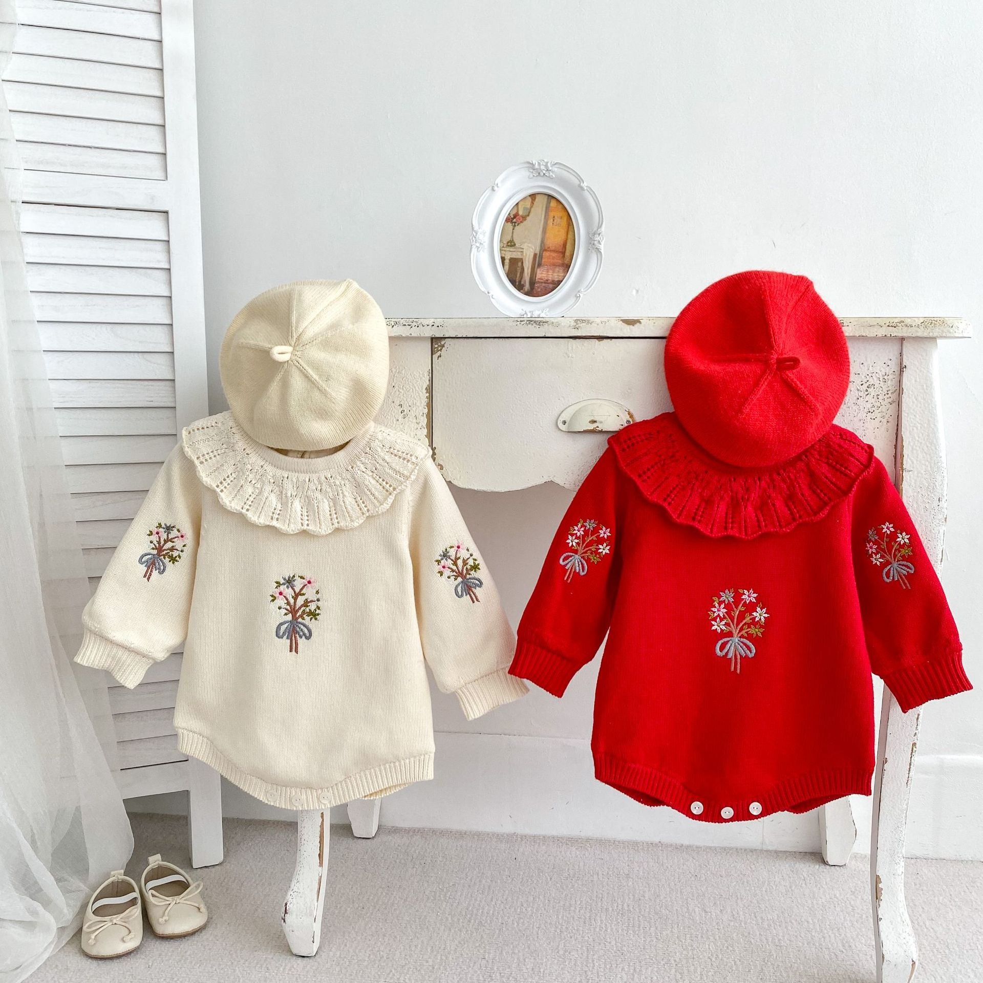 Long Sleeve 100% Cotton Velvet-In Knitwear Romper for baby girl in red and beige colors, featuring embroidered design.