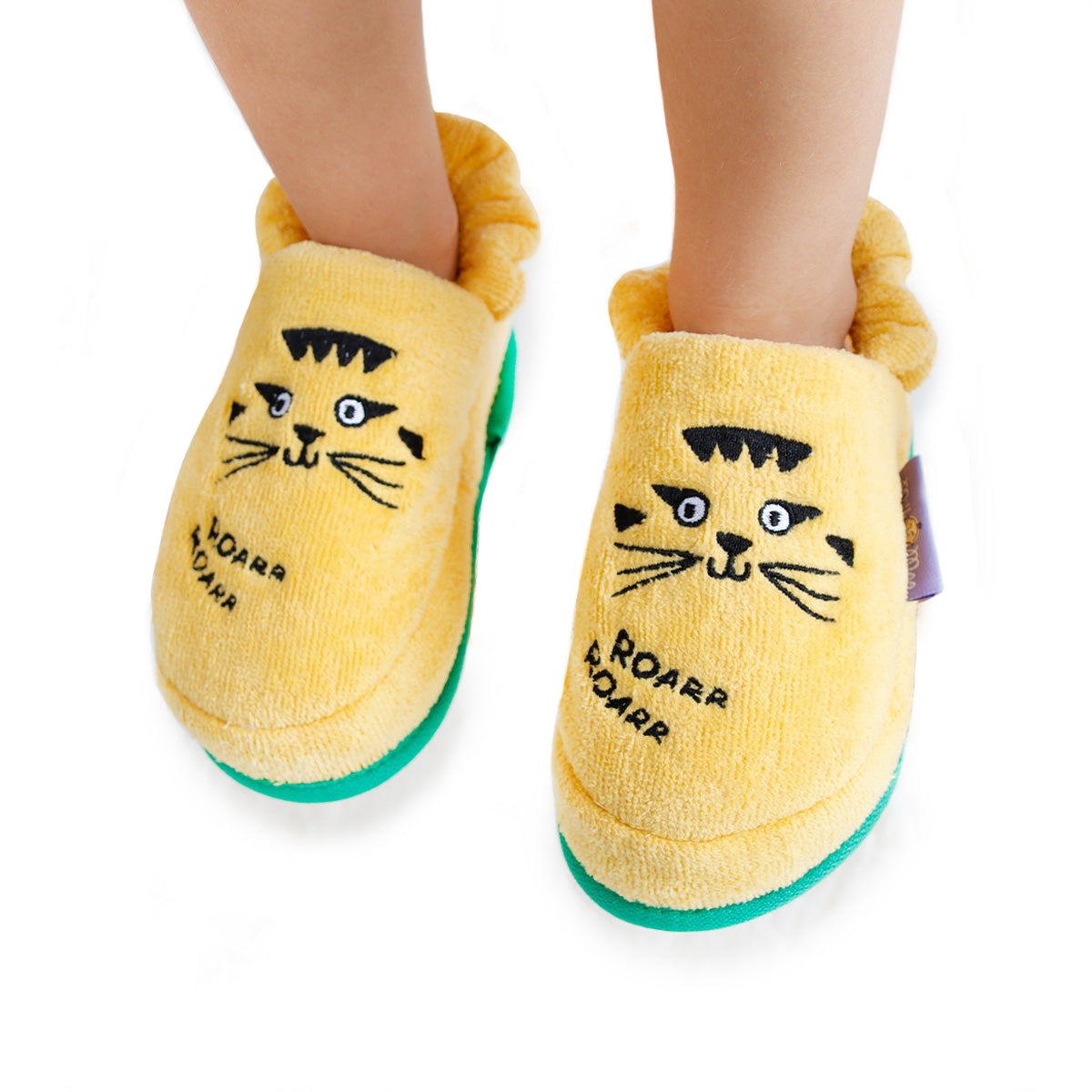 Milk&Moo Skater Cheetah Kinderpantoffeln aus 100% Baumwolle mit rutschfester Sohle und niedlichem Tierdesign für Kinder.
