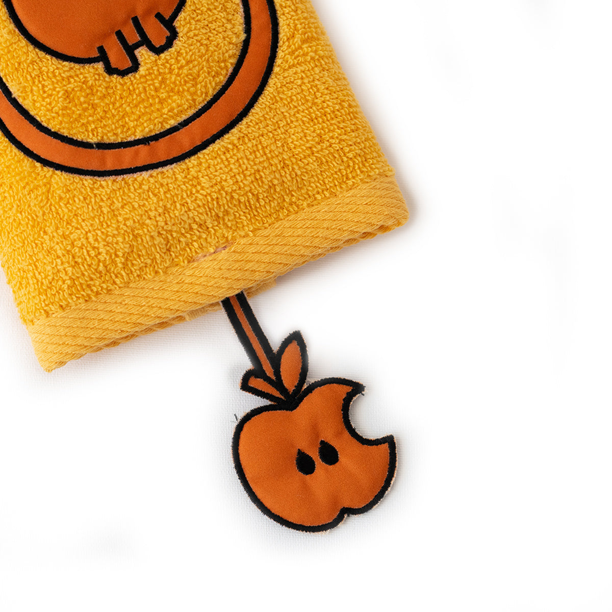 Milk&Moo Tombish Cat Kinder Handtuch Set aus türkischer Baumwolle mit niedlicher Stickerei und leuchtend orange Farbe.