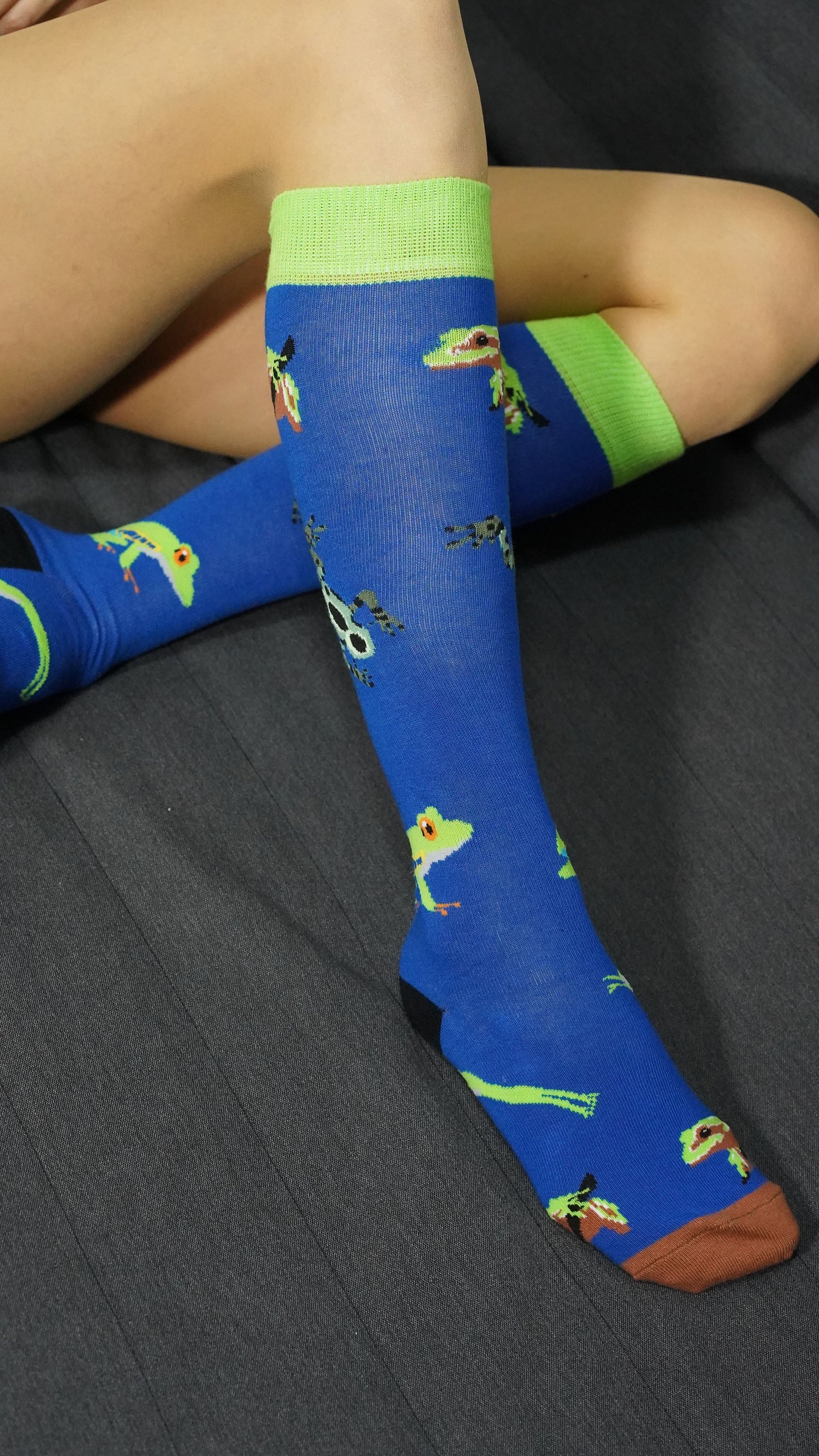 Colorful Women's Frog Knee High Socks made from soft Turkish cotton, featuring a fun frog design for a stylish look.