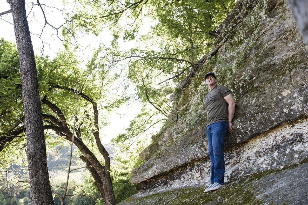 A stylish 1929 Indian Motorcycle Army tee featuring the iconic 101 Scout model design, printed on soft cotton fabric.