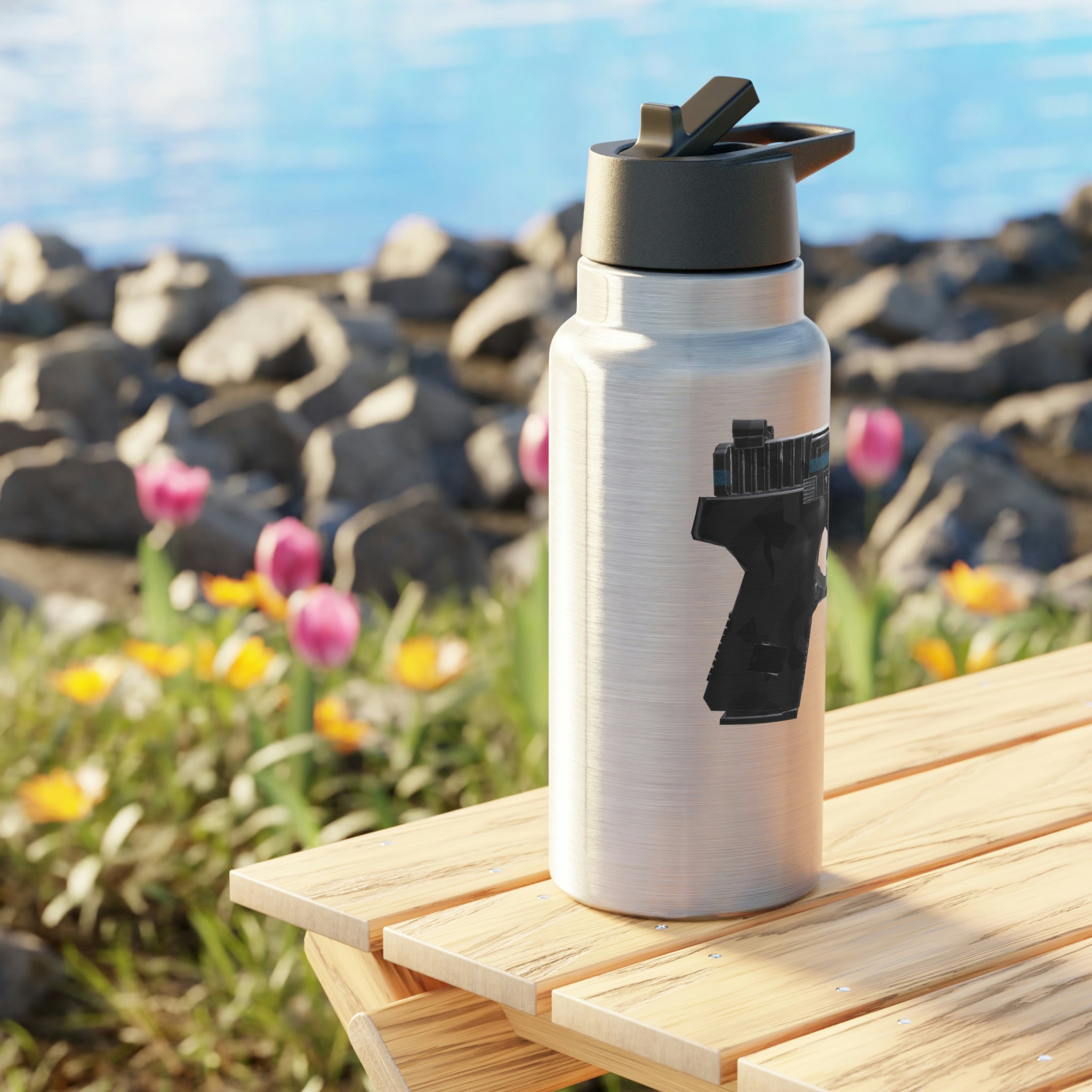 22 Calibur Gator Tumbler in stainless steel with a black screw-on cap and a plastic straw, showcasing a customizable design.