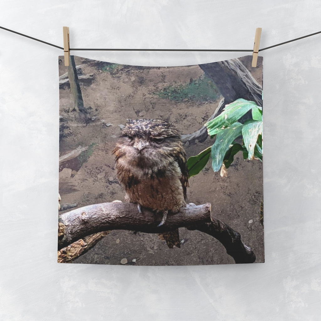 Bird Owl Face Towel featuring a vibrant owl design on a soft polyester front and absorbent cotton back, perfect for bathroom use.