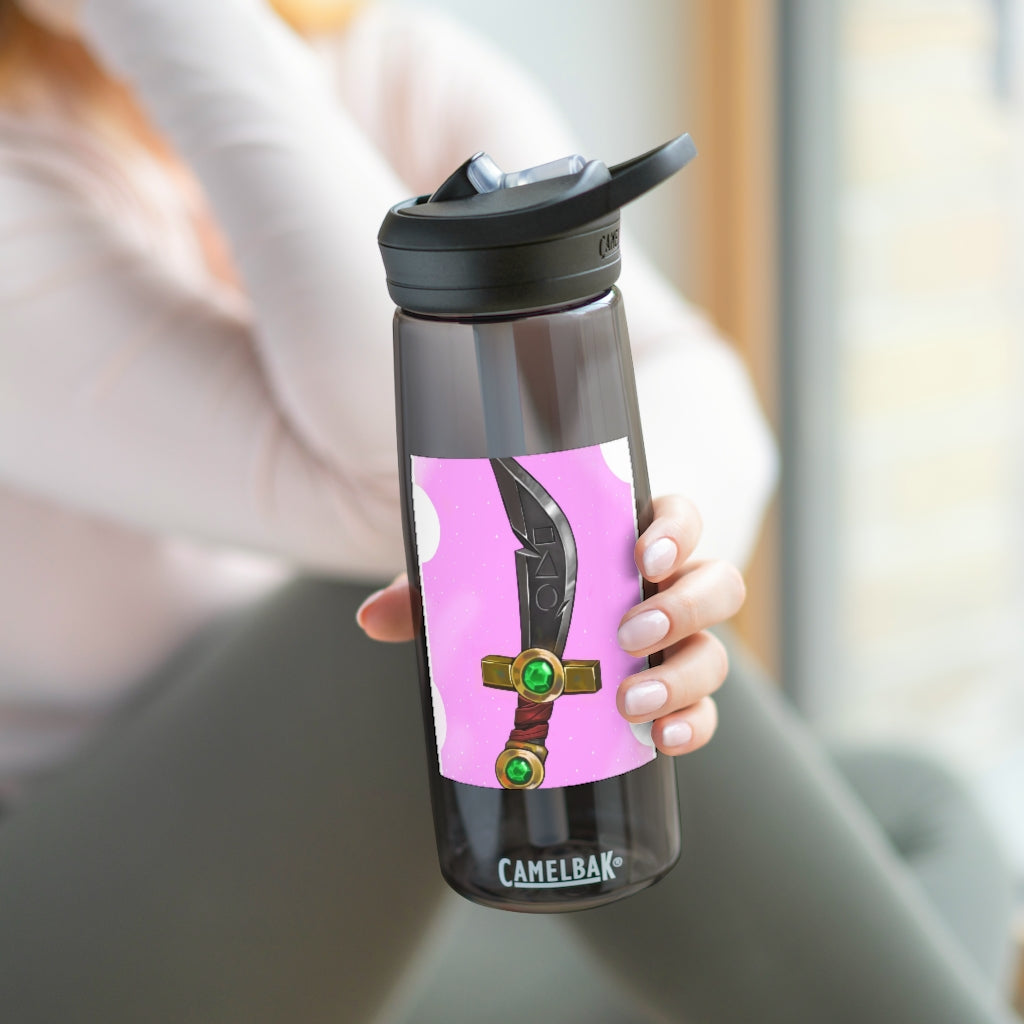 Gold Sword CamelBak Eddy® Water Bottle in 20oz and 25oz sizes, showcasing its robust design and easy-carry handle.