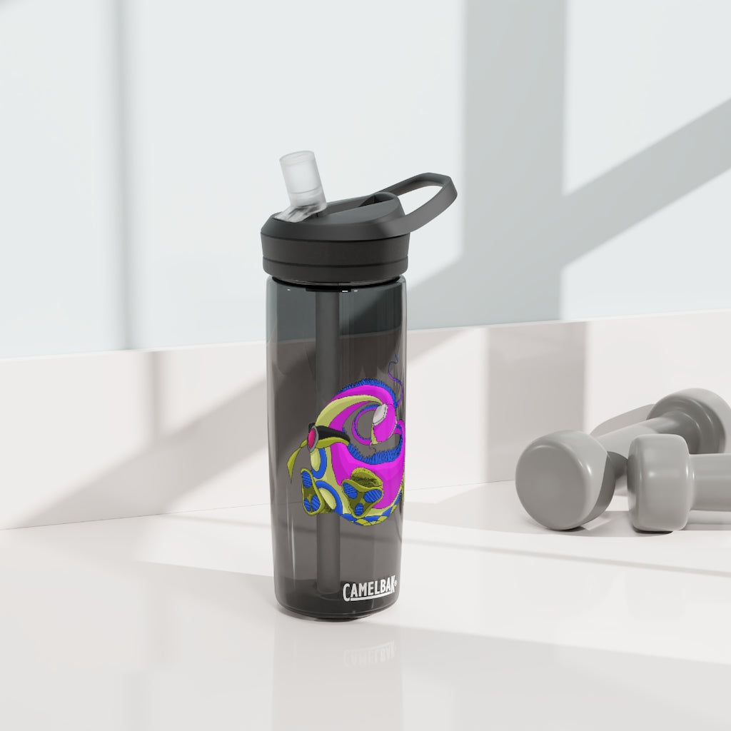 Platipus CamelBak Eddy® Water Bottle in 20oz and 25oz sizes, showcasing its robust design and easy-carry handle.