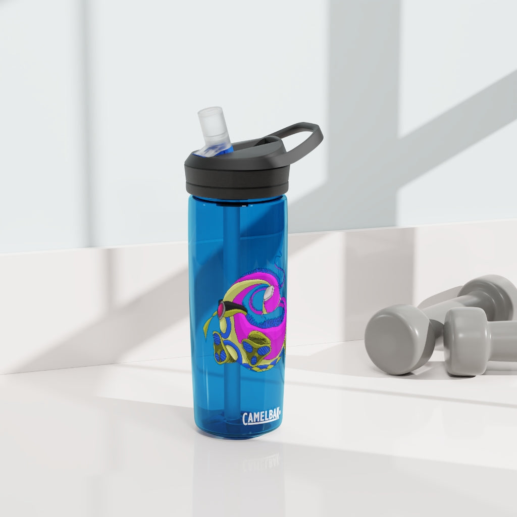Platipus CamelBak Eddy® Water Bottle in 20oz and 25oz sizes, showcasing its robust design and easy-carry handle.