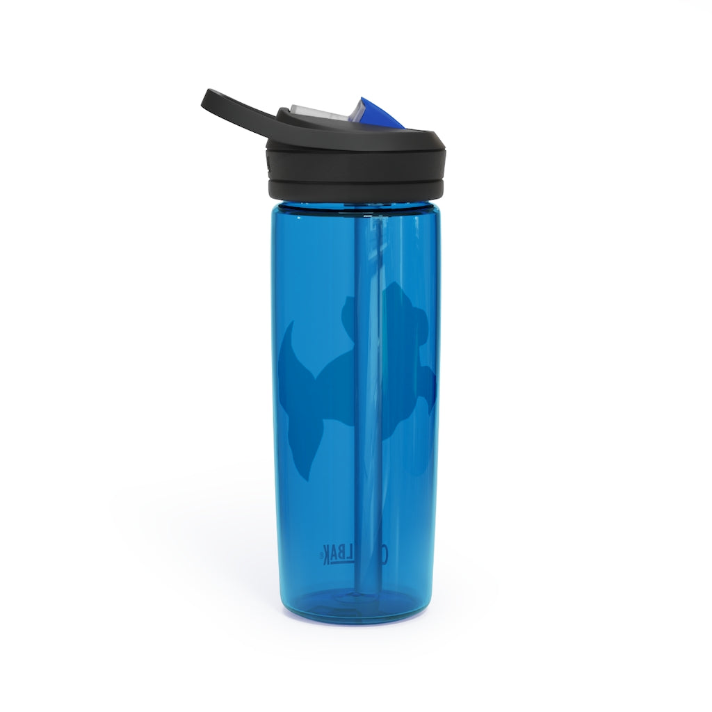 Plumo CamelBak Eddy® Water Bottle in vibrant colors, showcasing its ergonomic design and spill-proof biting valve.
