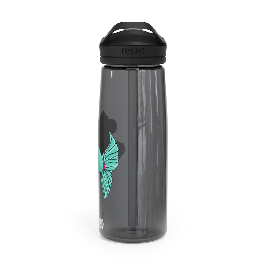 Plumo CamelBak Eddy® Water Bottle in vibrant colors, showcasing its ergonomic design and spill-proof biting valve.