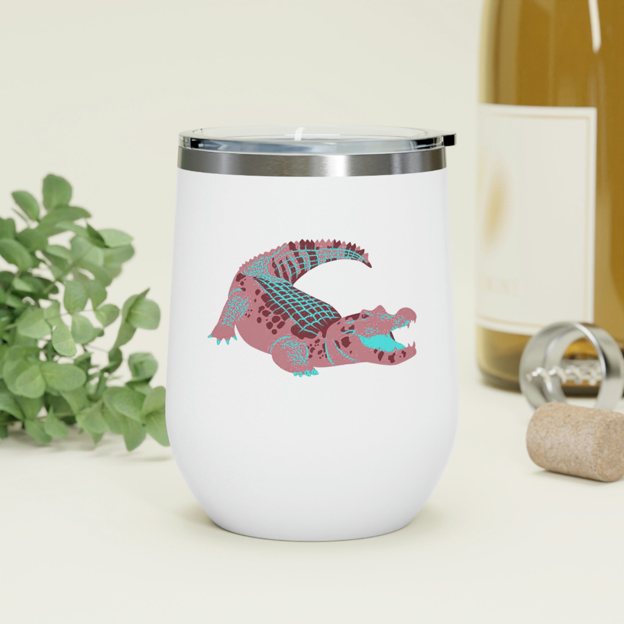 Red Alligator Wine Tumbler with clear lid, showcasing its stylish design and double insulation features.
