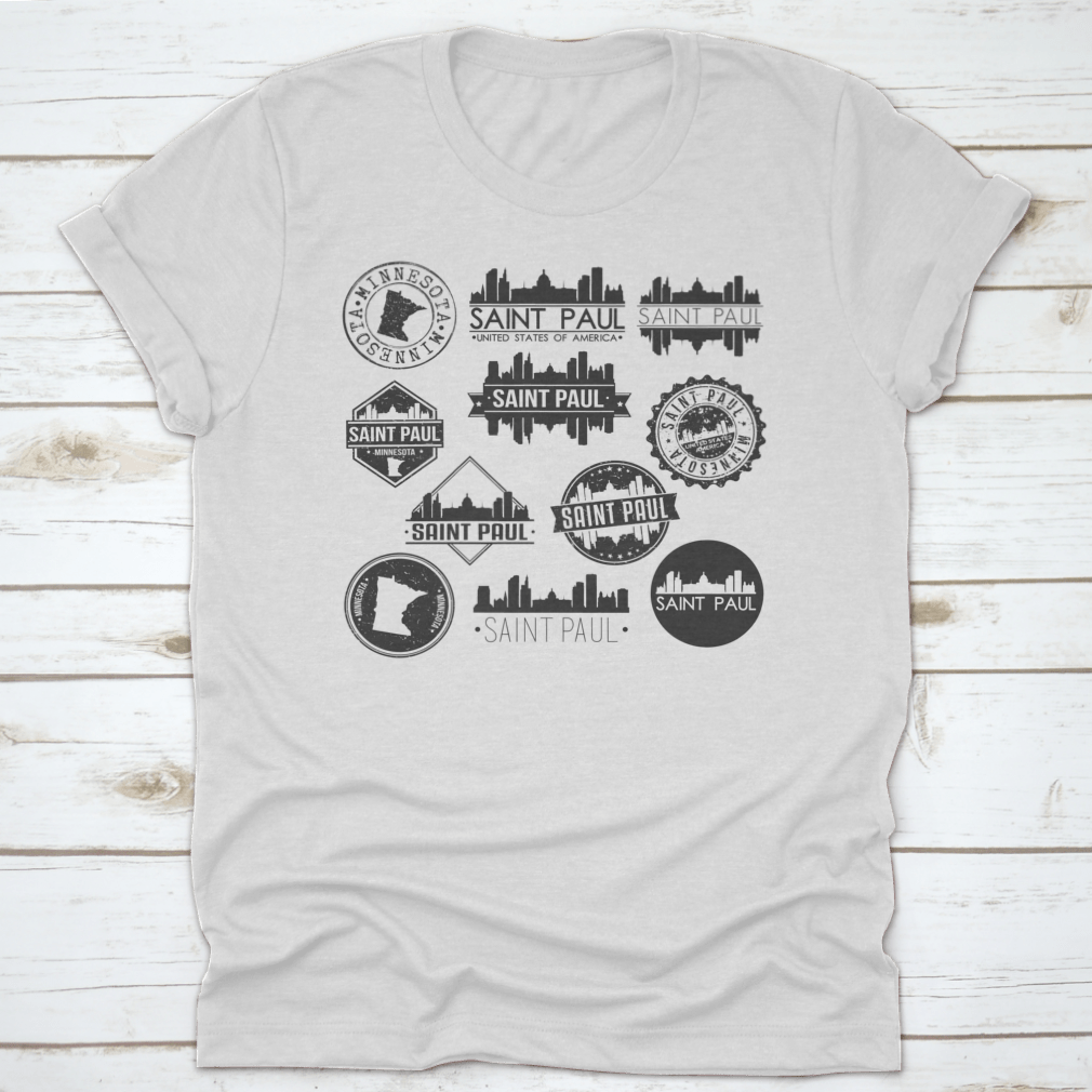 A comfortable Saint Paul t-shirt made from 100% cotton, featuring a classic fit and midweight fabric, perfect for casual wear.