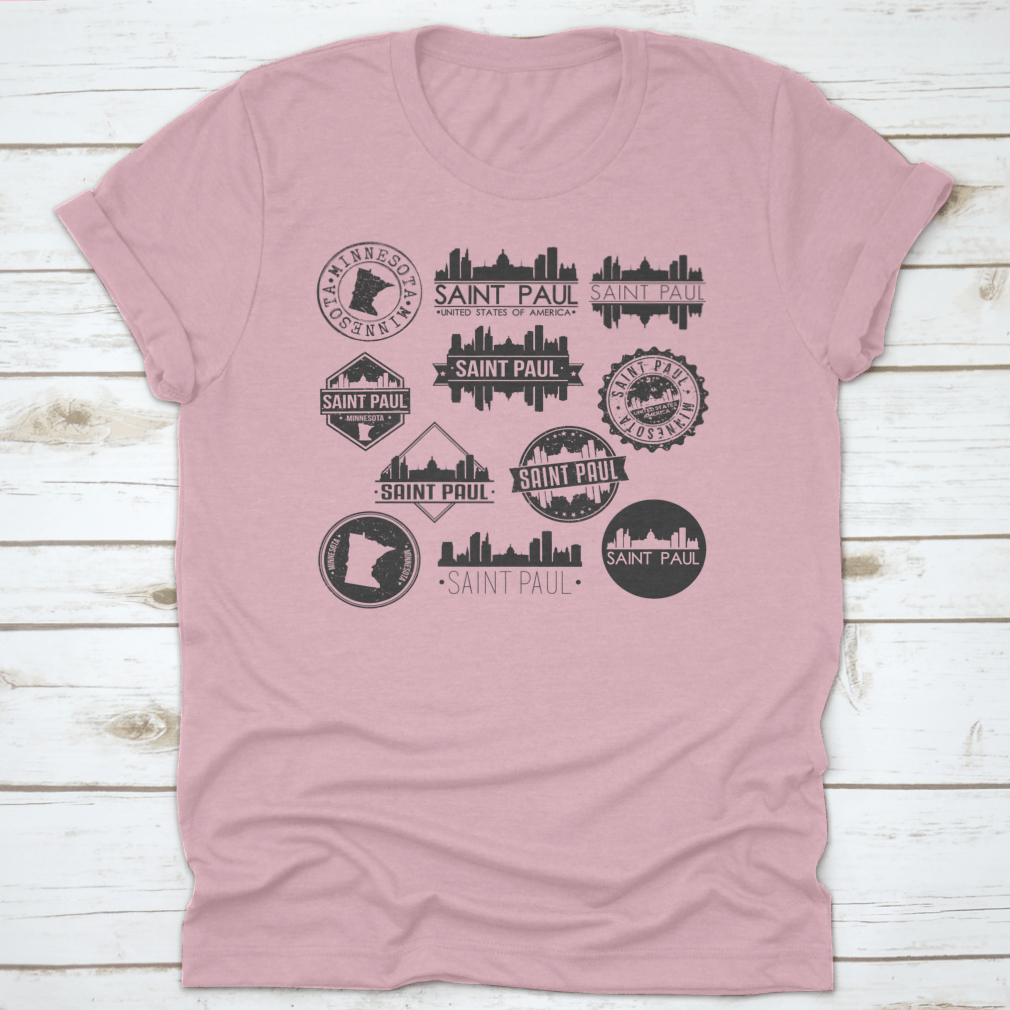 A comfortable Saint Paul t-shirt made from 100% cotton, featuring a classic fit and midweight fabric, perfect for casual wear.