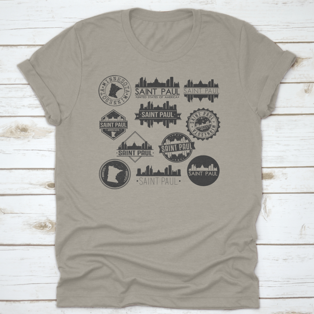 A comfortable Saint Paul t-shirt made from 100% cotton, featuring a classic fit and midweight fabric, perfect for casual wear.