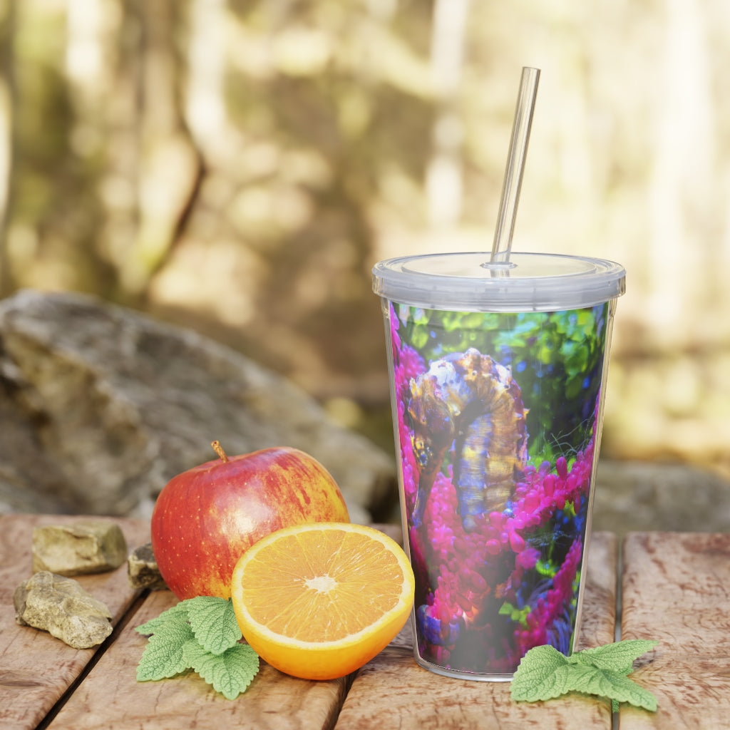 Seahorse Plastic Tumbler with Straw, featuring a customizable design insert and double wall insulation, ideal for drinks at events.