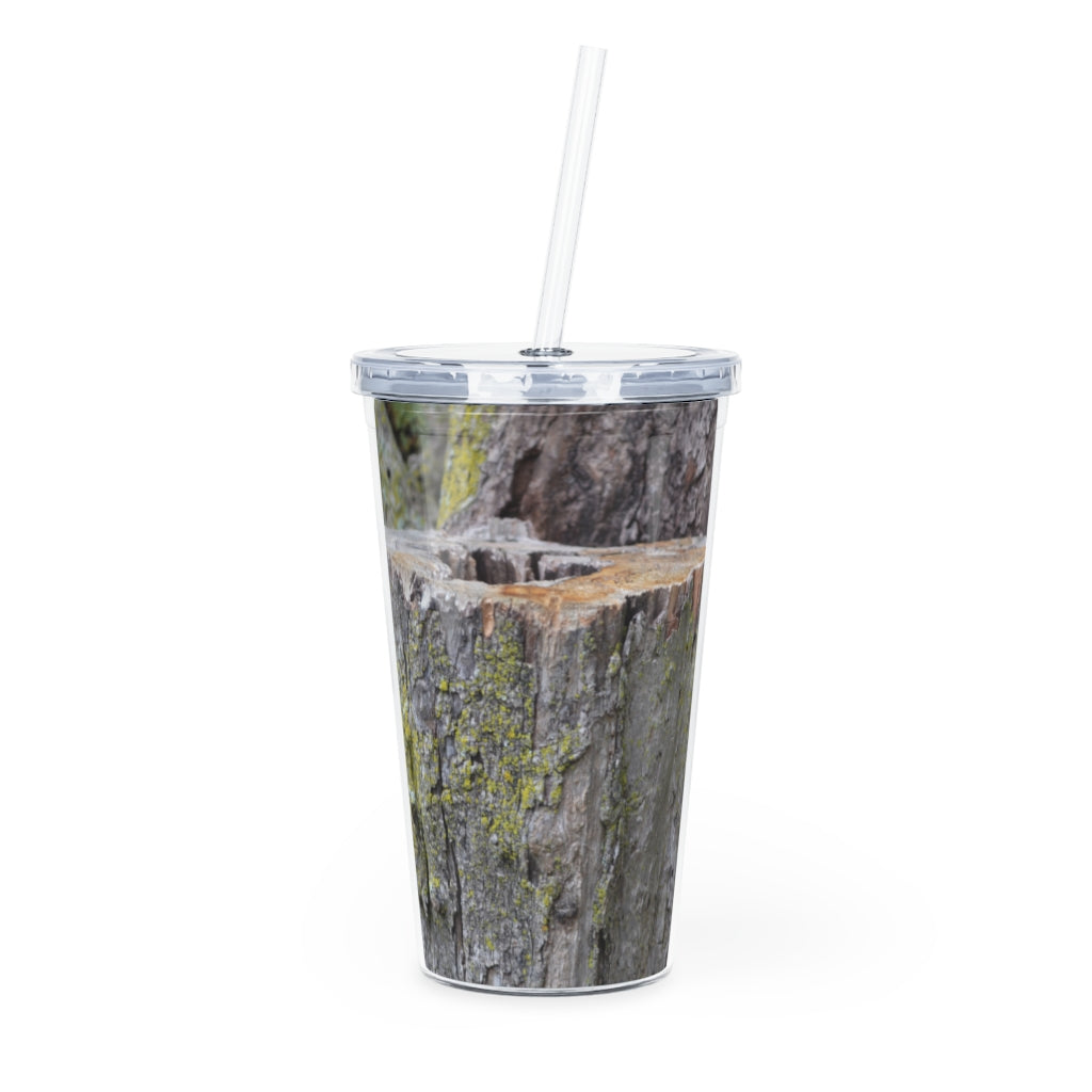 Tree Stump Plastic Tumbler with Straw, featuring a unique design and double wall insulation for drinks.