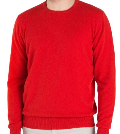 Maglia uomo girocollo in cashmere rigenerato, elegante e sostenibile, realizzata in Italia con materiali riciclati.