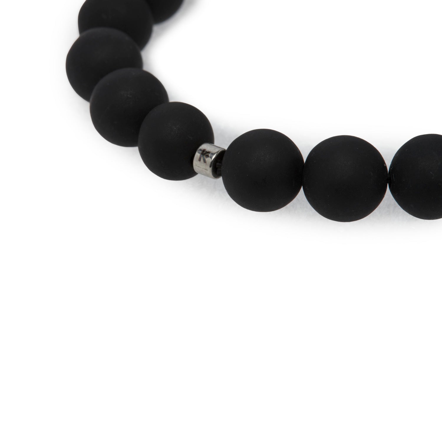 Bracelet en pierres de guérison Bian Shi, élégant et moderne, conçu pour favoriser la santé et le bien-être.