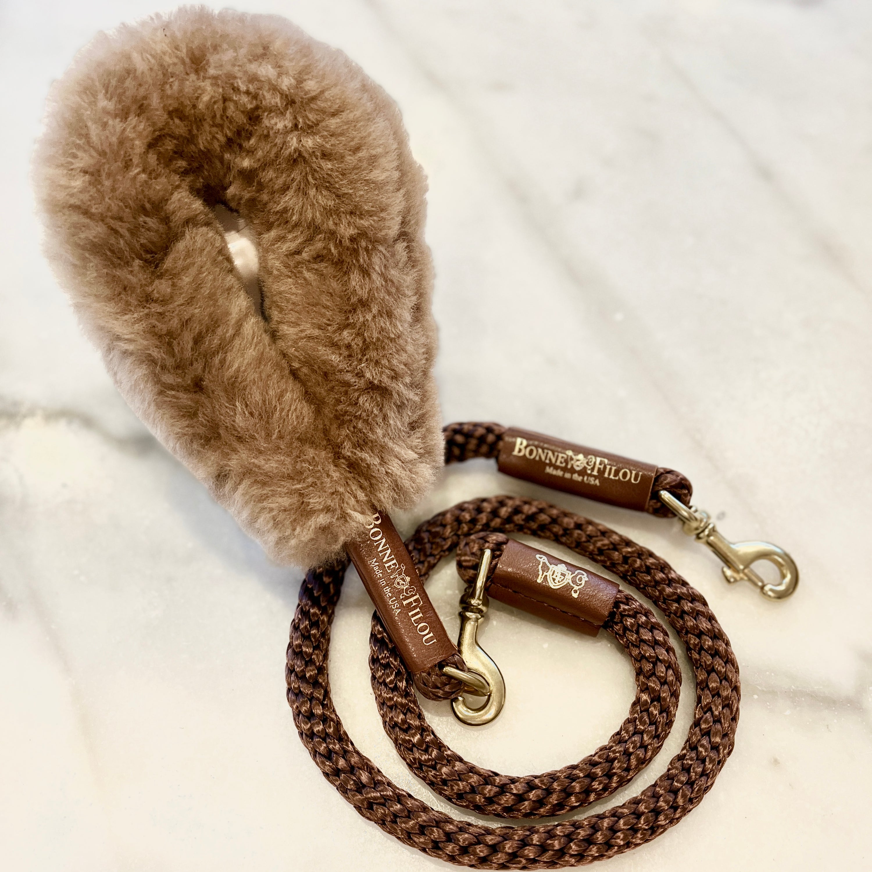 Bundle Shearling Fur Grip and Rope Leash for Dogs, featuring luxurious shearling grip and durable nylon leash in a stylish design.